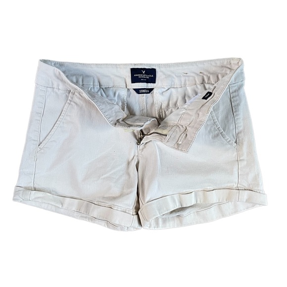 Women’s AMERICAN EAGLE Flat Front Cuffed “Midi” Cream Stretch Shorts Size 2 - Picture 2 of 4